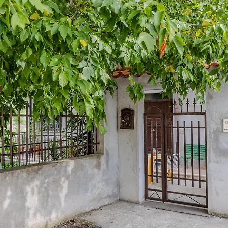 Casa Mary Guardavalle